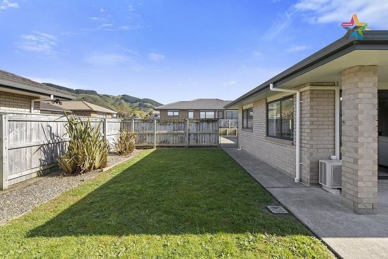 Photo of property in 8 Percy Kinsman Crescent, Riverstone Terraces, Upper Hutt, 5018