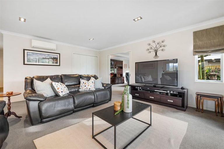 Photo of property in 2 Donovan Place, Aidanfield, Christchurch, 8025