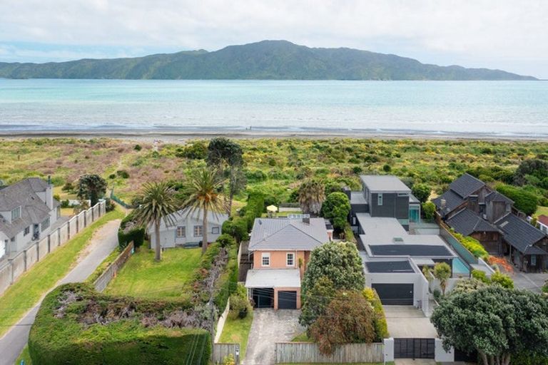 Photo of property in 113 Manly Street, Paraparaumu Beach, Paraparaumu, 5032
