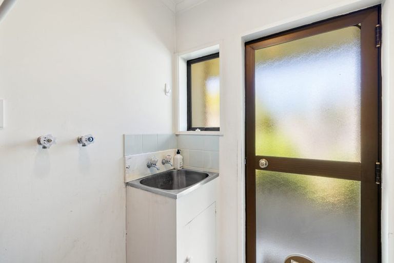 Photo of property in 7 Clivedon Place, Redwood, Christchurch, 8051