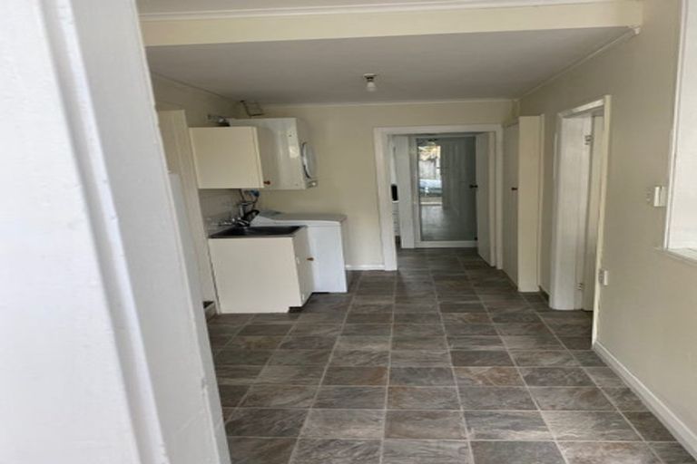 Photo of property in 115 Glenmore Street, Kelburn, Wellington, 6012