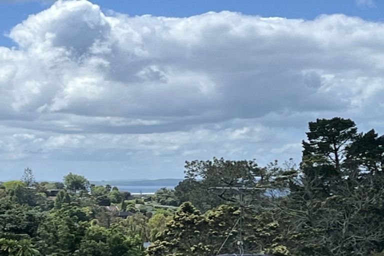 Photo of property in 4 Nottingham Place, Northcross, Auckland, 0630