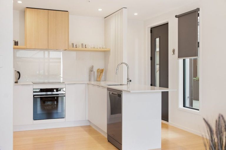 Photo of property in 1/200 Knights Road, Hutt Central, Lower Hutt, 5011