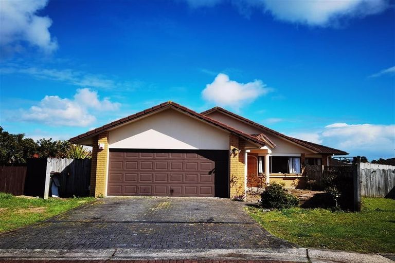 Photo of property in 42 Carisbrook Crescent, Papakura, 2110