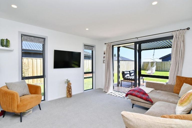 Photo of property in 48 Chambers Avenue, Woodend, 7691