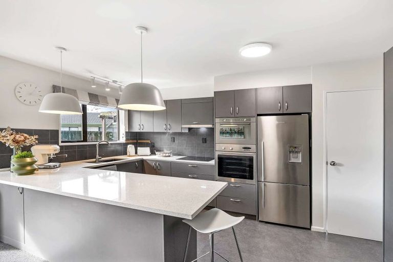 Photo of property in 8 Dulcie Place, Harewood, Christchurch, 8051