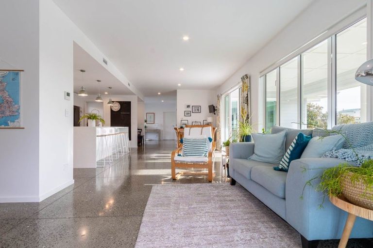 Photo of property in 32a Titoki Road, Waikanae Beach, Waikanae, 5036