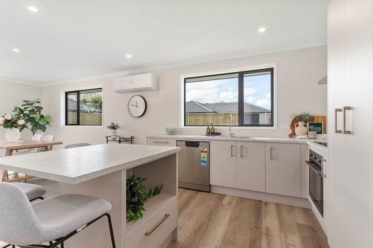 Photo of property in 37 Rhodes Street, Carterton, 5713