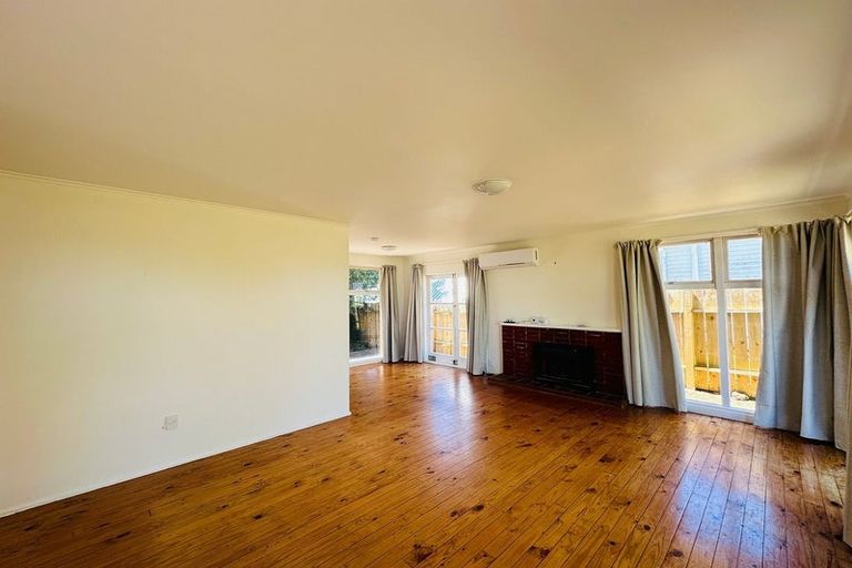 Photo of property in 156 Sunset Road, Unsworth Heights, Auckland, 0632