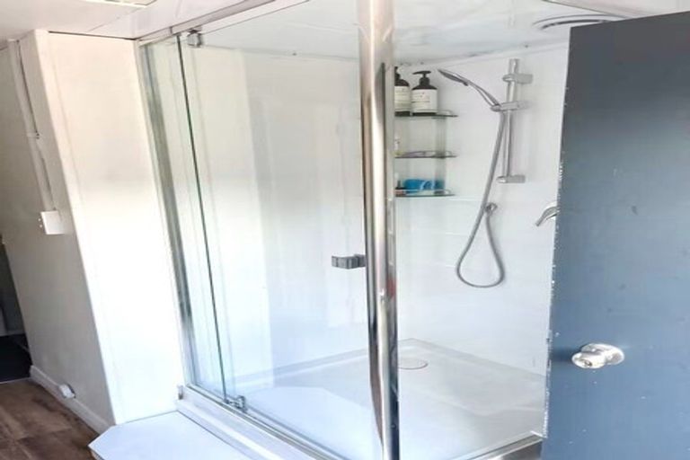 Photo of property in 21 Elizabeth Street, Moera, Lower Hutt, 5010