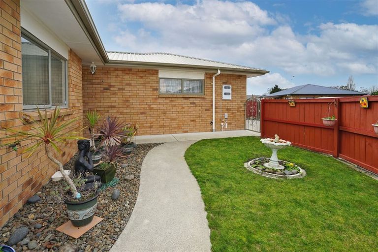Photo of property in 11 Corsair Place, Melville, Hamilton, 3206
