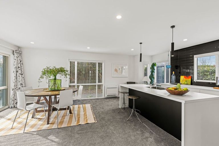 Photo of property in 152 Avonhead Road, Avonhead, Christchurch, 8042
