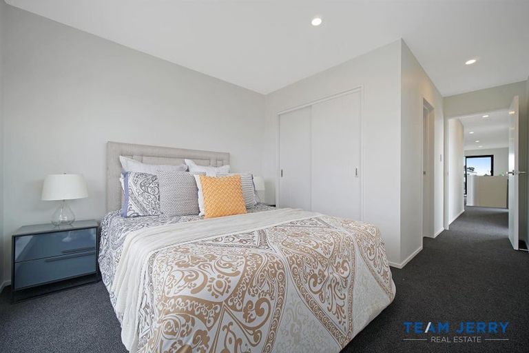 Photo of property in 73 Whare Kauri Road, Papakura, 2110