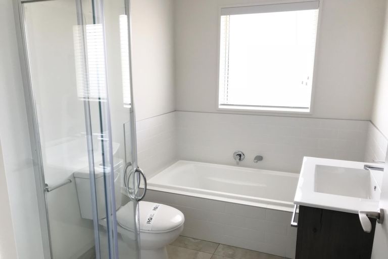 Photo of property in 8 Gibboney Place, Pokeno, 2402