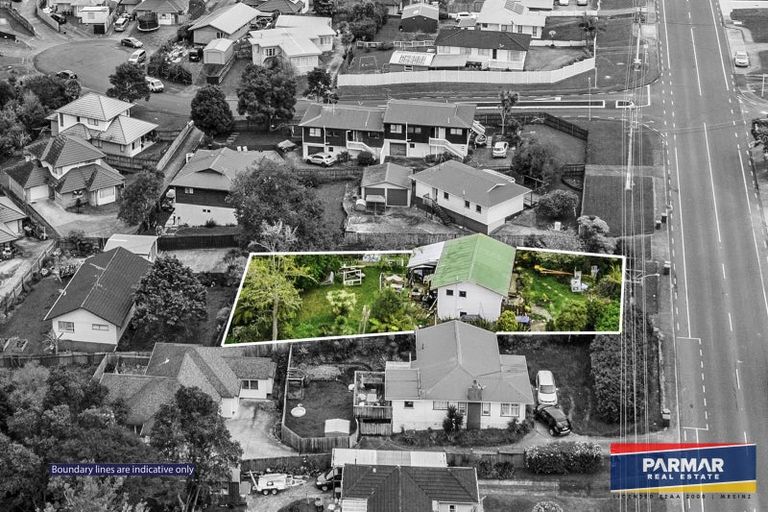 Photo of property in 103 Triangle Road, Massey, Auckland, 0614