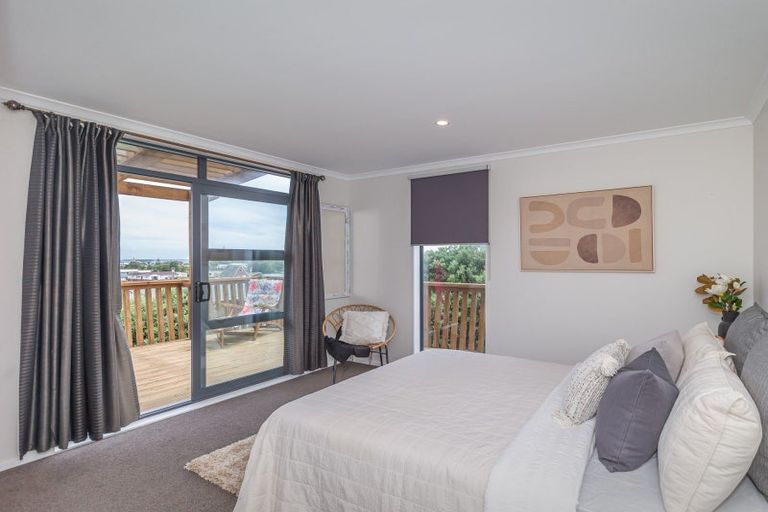 Photo of property in 6 Arataki Grove, Waitarere Beach, Levin, 5510