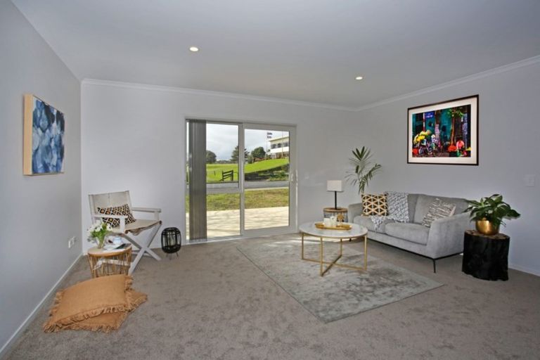 Photo of property in 14a Racecourse Road, Waiuku, 2123