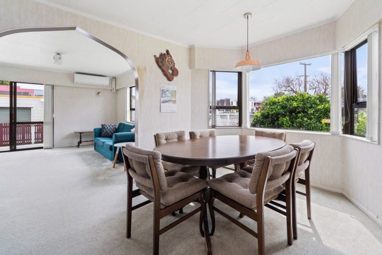 Photo of property in 8a Carr Street, Te Kamo, Whangarei, 0112