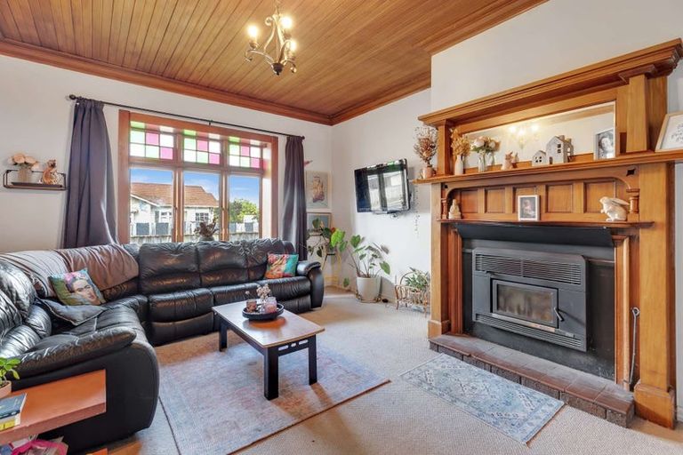 Photo of property in 13 East Street, Feilding, 4702