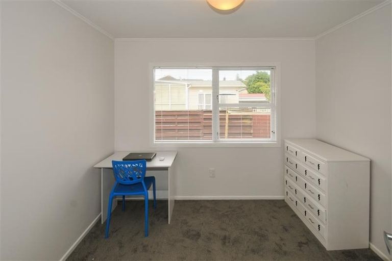 Photo of property in 3 Wykeham Place, Glenfield, Auckland, 0629