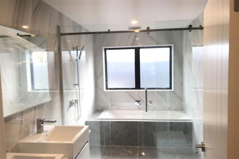 Photo of property in 35 Tinaku Road, Flat Bush, Auckland, 2019