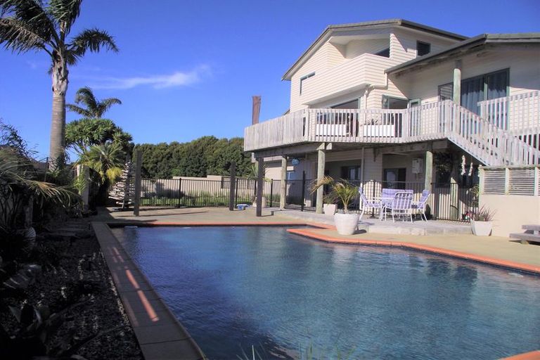 Photo of property in 30 Reo Crescent, Waihi Beach, 3611