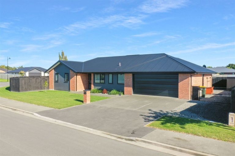 Photo of property in 4 Roxburgh Place, Tinwald, Ashburton, 7700