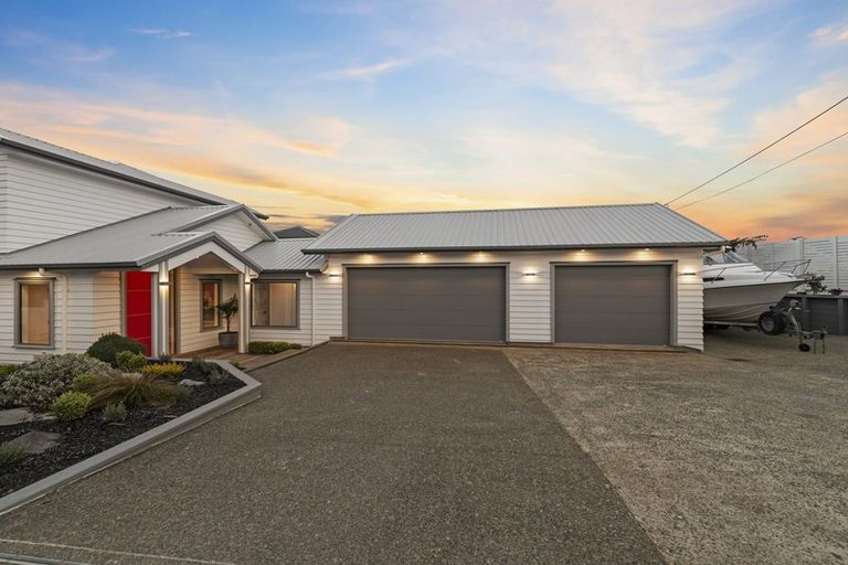 Photo of property in 100 Kaipara Portage Road, Riverhead, 0820