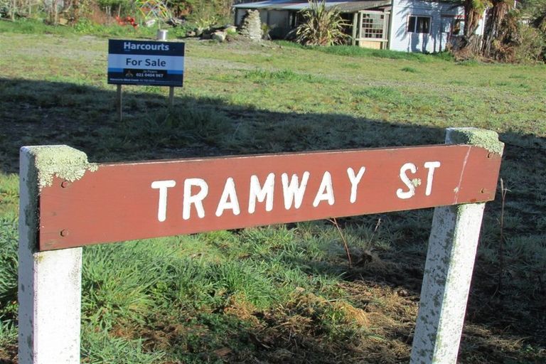 Photo of property in 1 Tramway Street, Ross, 7812