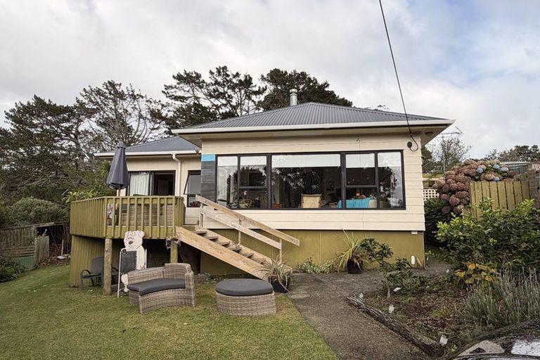 Photo of property in 5 Sandy Beach Road, Tinopai, 0593