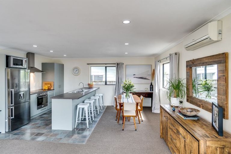 Photo of property in 6b Windsor Terrace, Taradale, Napier, 4112