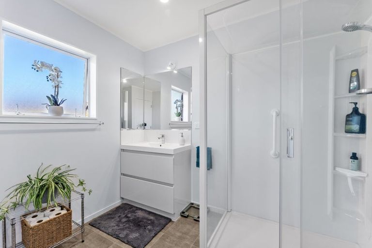 Photo of property in 130q Lakeside Drive, Orewa, 0931