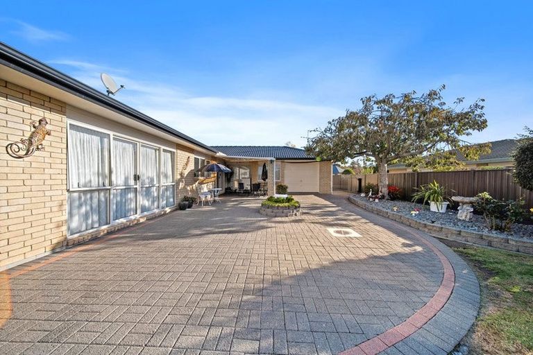 Photo of property in 17 Flora Place, Wattle Downs, Auckland, 2103