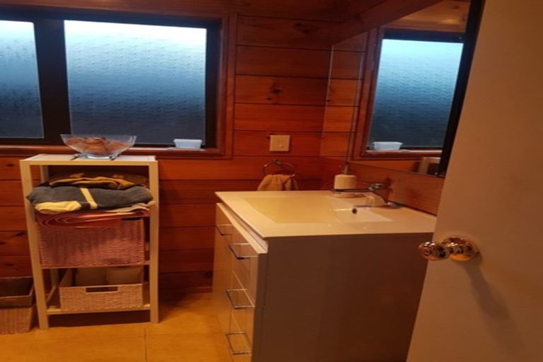 Photo of property in 6 Gardone Terrace, Conifer Grove, Takanini, 2112