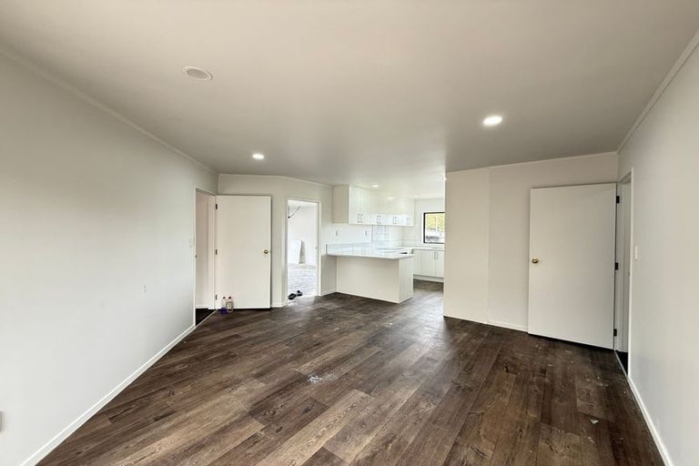 Photo of property in 155 Botany Road, Botany Downs, Auckland, 2010