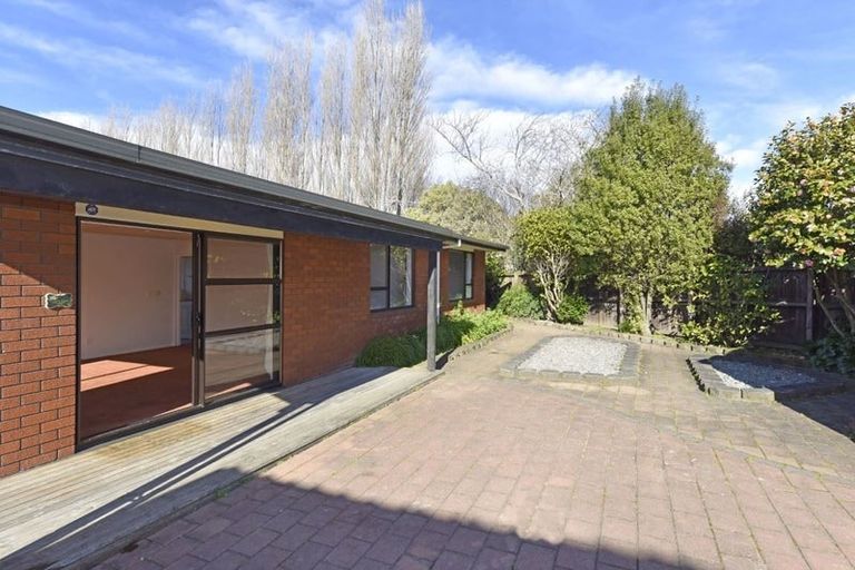 Photo of property in 2/40 Meadow Street, Papanui, Christchurch, 8052