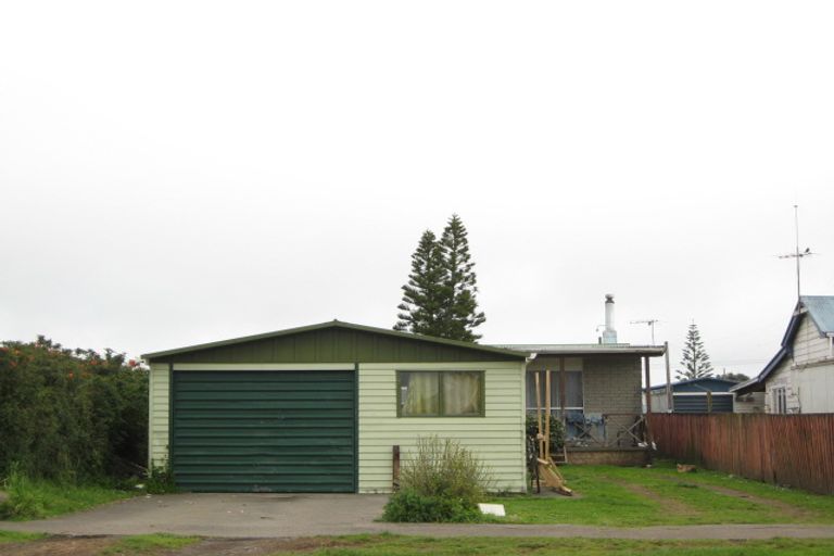 Photo of property in 77 Cracroft Street, Waitara, 4320