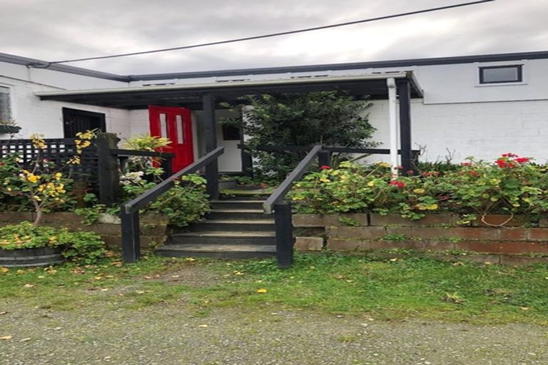 Photo of property in 737 State Highway 1, Te Horo, Otaki, 5581