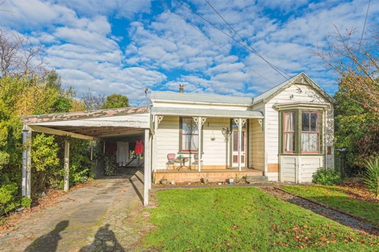 Photo of property in 33 Gibson Street, Aramoho, Whanganui, 4500
