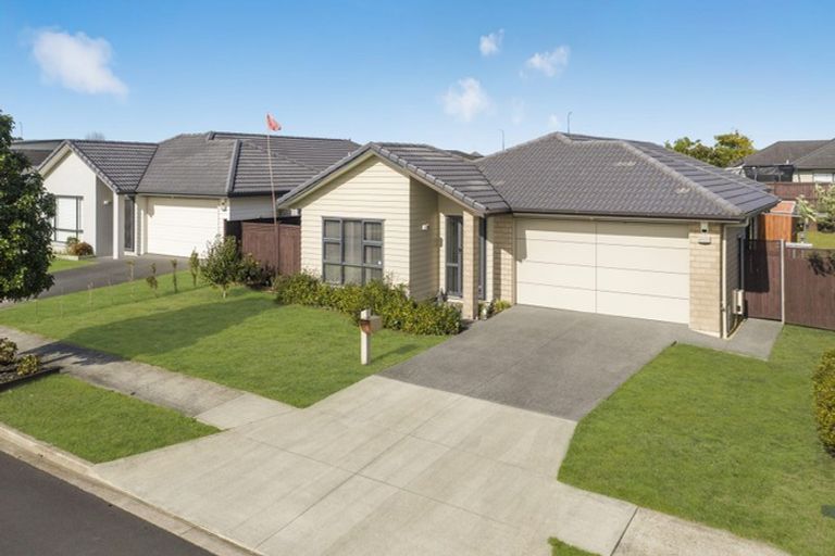 Photo of property in 10 Creda Road, Wattle Downs, Auckland, 2103