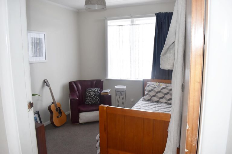 Photo of property in 75 Victoria Street, Carterton, 5713