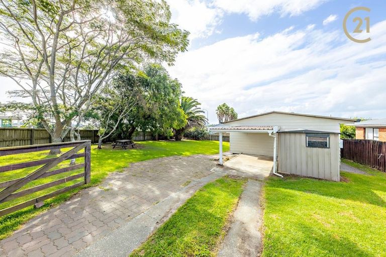 Photo of property in 1/2 Costar Place, Wiri, Auckland, 2104