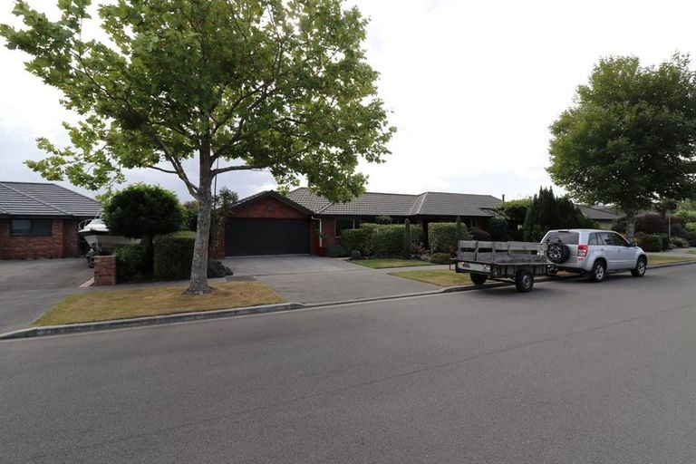 Photo of property in 14 Coolspring Way, Redwood, Christchurch, 8051