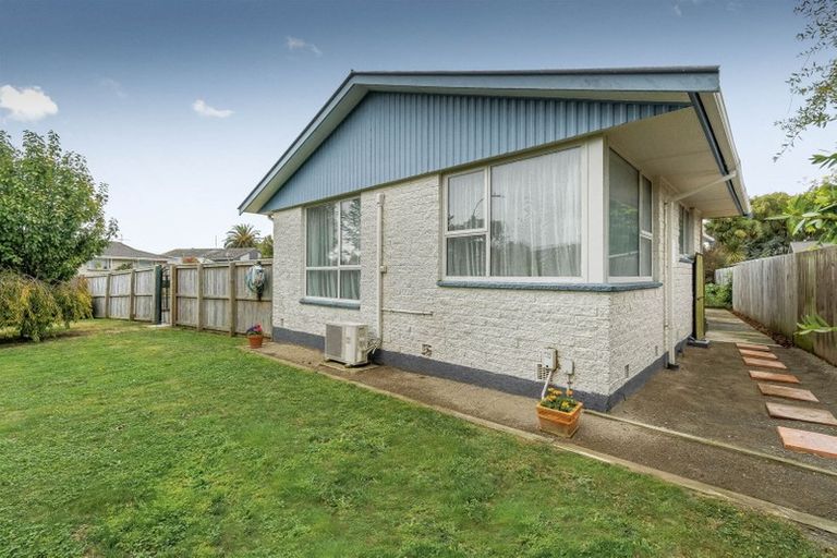 Photo of property in 2 Bidwell Place, Hillmorton, Christchurch, 8025