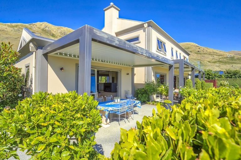 Photo of property in 17 Foxglove Heights, Wanaka, 9305