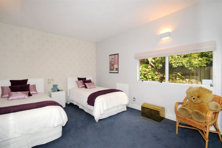 Photo of property in 1 Thurlestone Place, Burnside, Christchurch, 8053