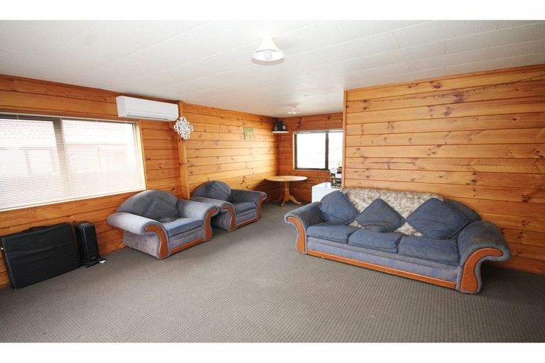 Photo of property in 2/32 Great South Road, Papakura, 2110