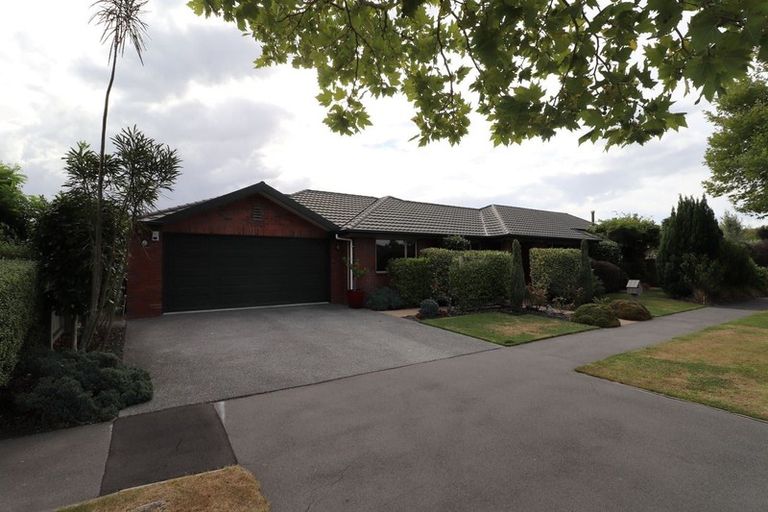 Photo of property in 14 Coolspring Way, Redwood, Christchurch, 8051