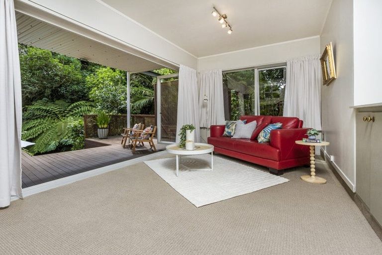 Photo of property in 20 Mcdowell Crescent, Hillcrest, Auckland, 0627