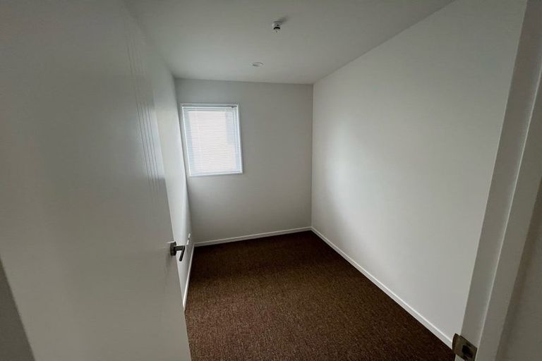 Photo of property in 11a Crestview Rise, Papakura, 2110